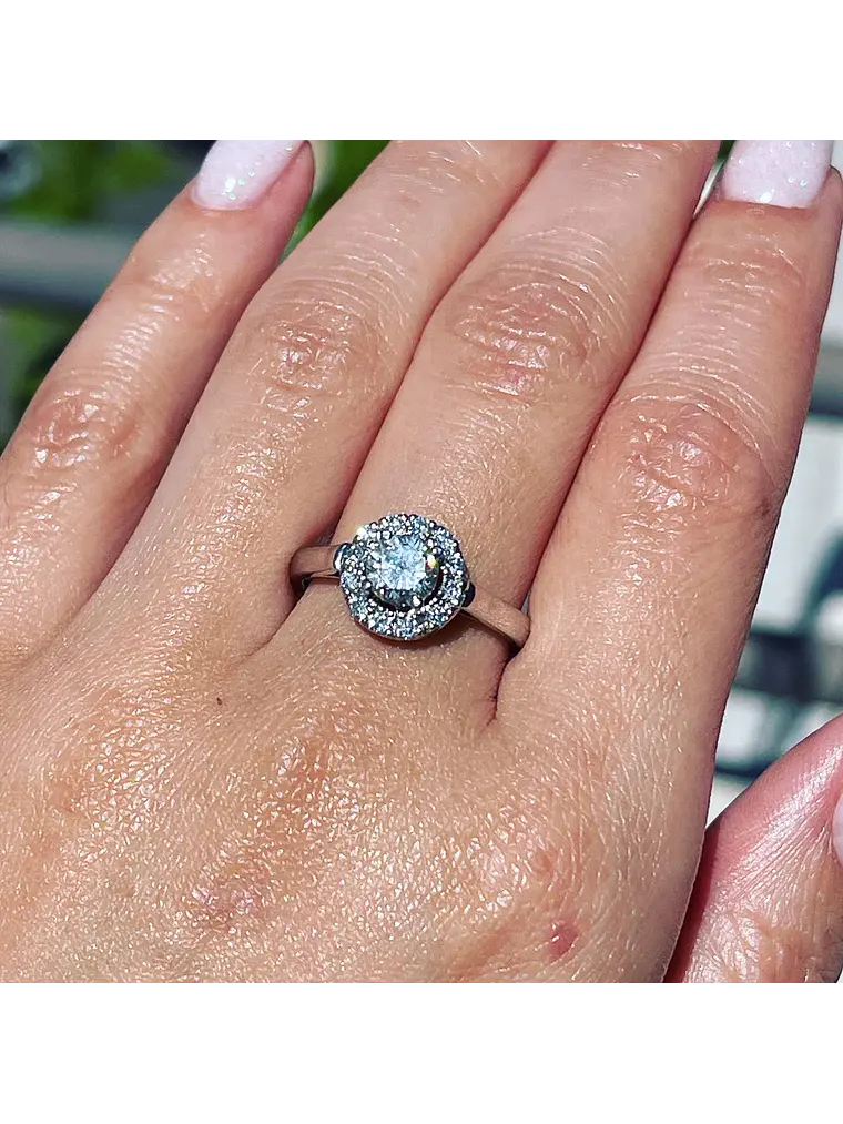 Anillo Solitario 1 Ct Halo de Brillantes Redondo Platino 3