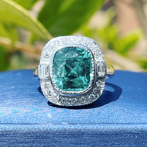 Espectacular Anillo Gran Turmalina Verde Agua con Brillantes en Platino