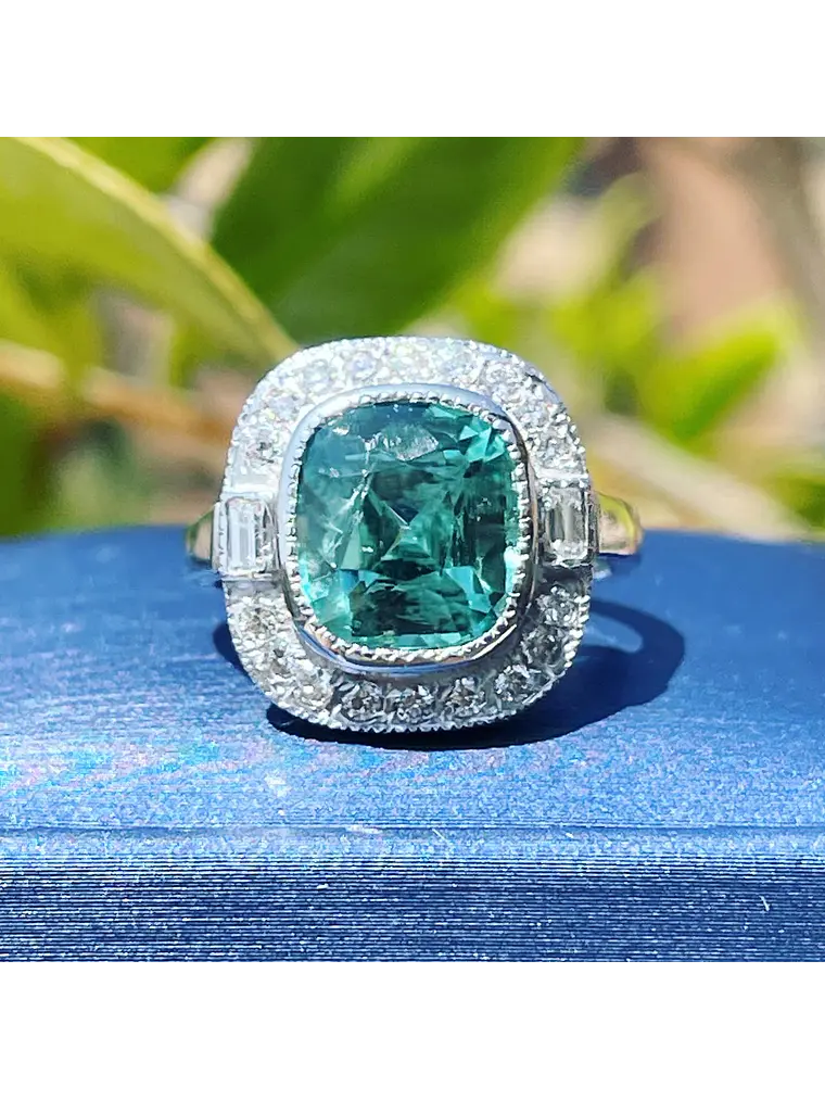 Espectacular Anillo Gran Turmalina Verde Agua con Brillantes en Platino 1