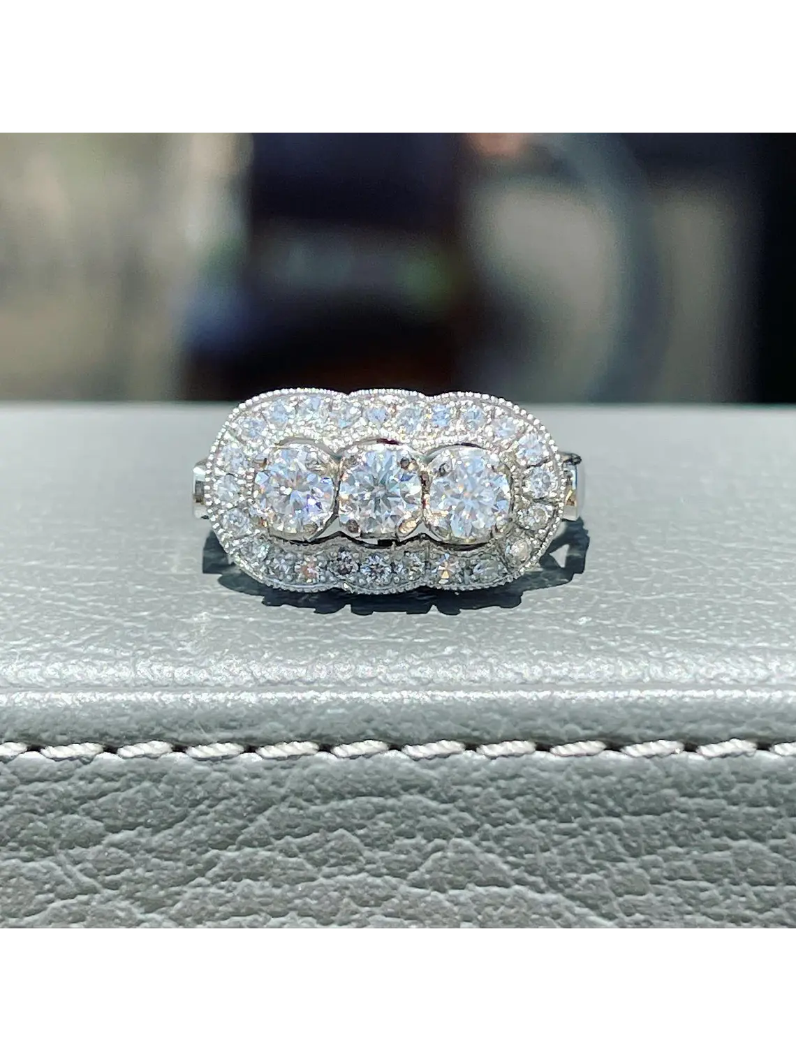 Anillo Vintage Redondo 105 Puntos inspirado en el Anillo de la Nona en Platino 1