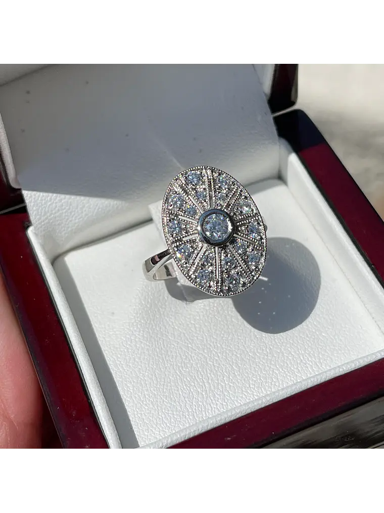 Topísimo Maxi Anillo Ovalado Constelación de Brillantes en Platino 6