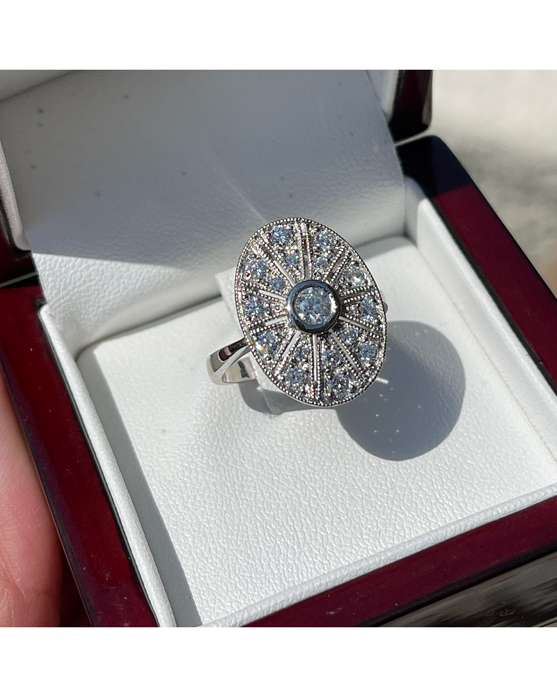 Topísimo Maxi Anillo Ovalado Constelación de Brillantes en Platino