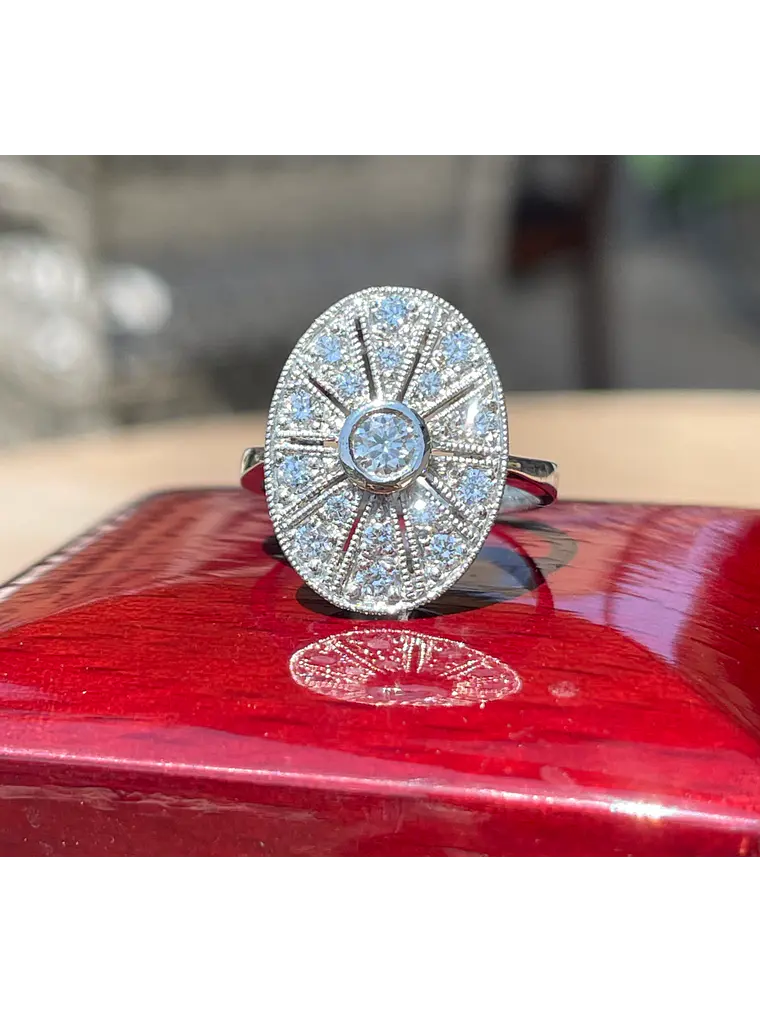 Topísimo Maxi Anillo Ovalado Constelación de Brillantes en Platino 4