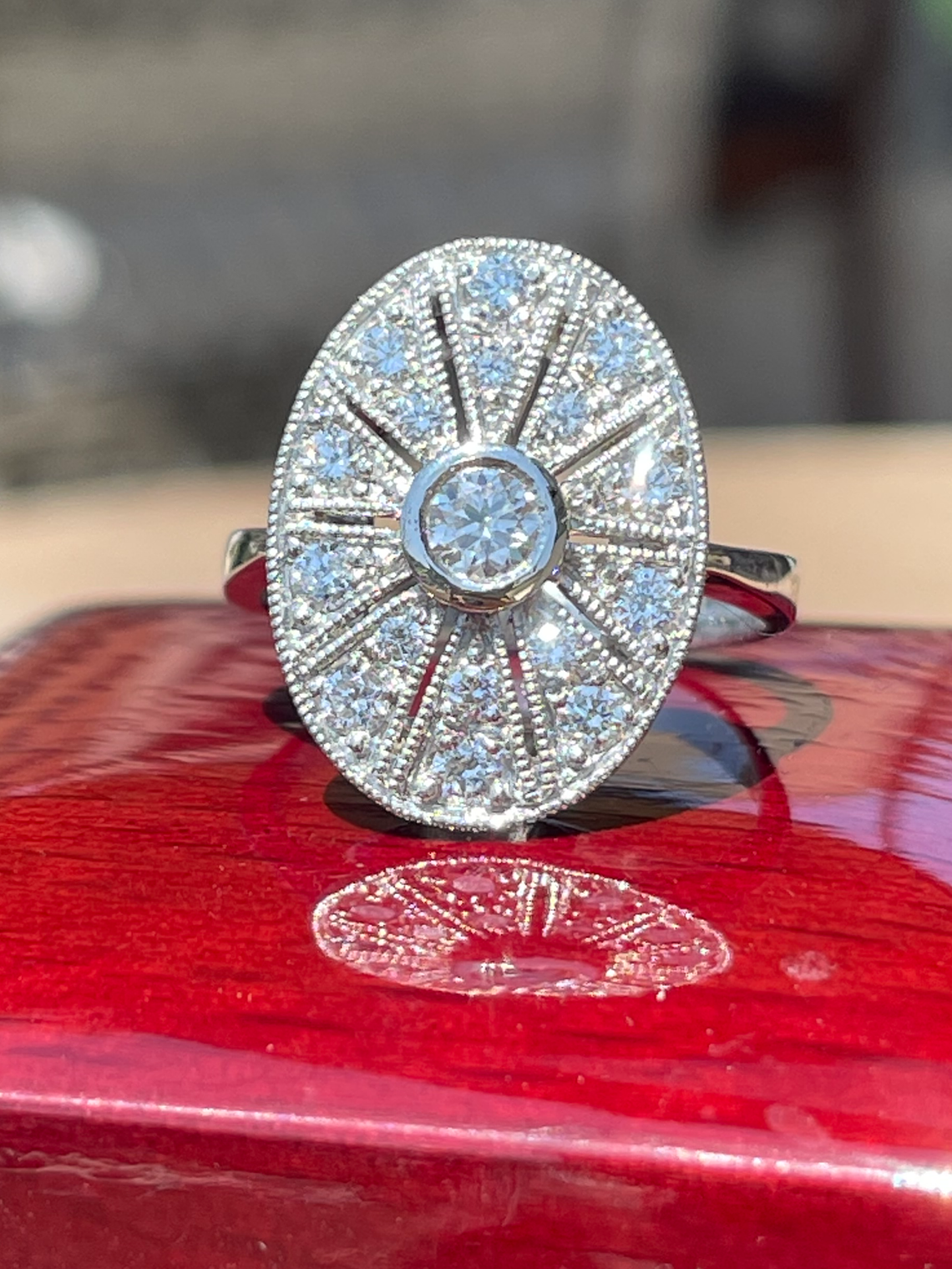 Topísimo Maxi Anillo Ovalado Constelación de Brillantes en Platino 4