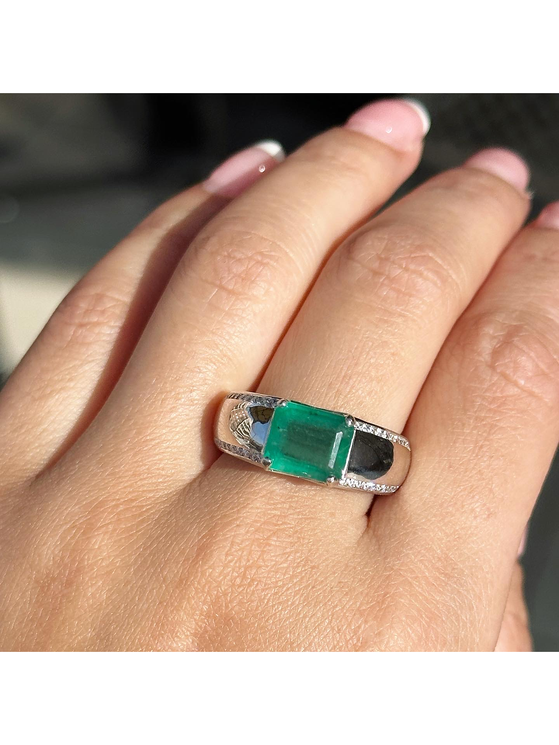 Anillo Preciosa Esmeralda 3 Ct Rectangular Diamantes en Oro Blanco 18K 4