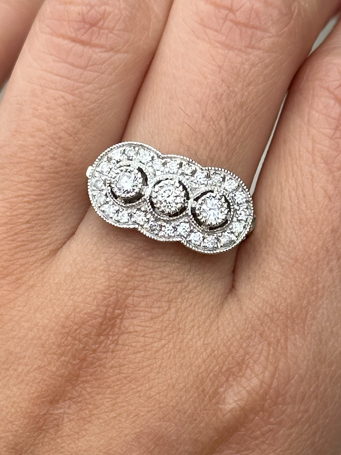 Anillo Vintage Inspirado en el Anillo de la Nona Petit en Platino 5