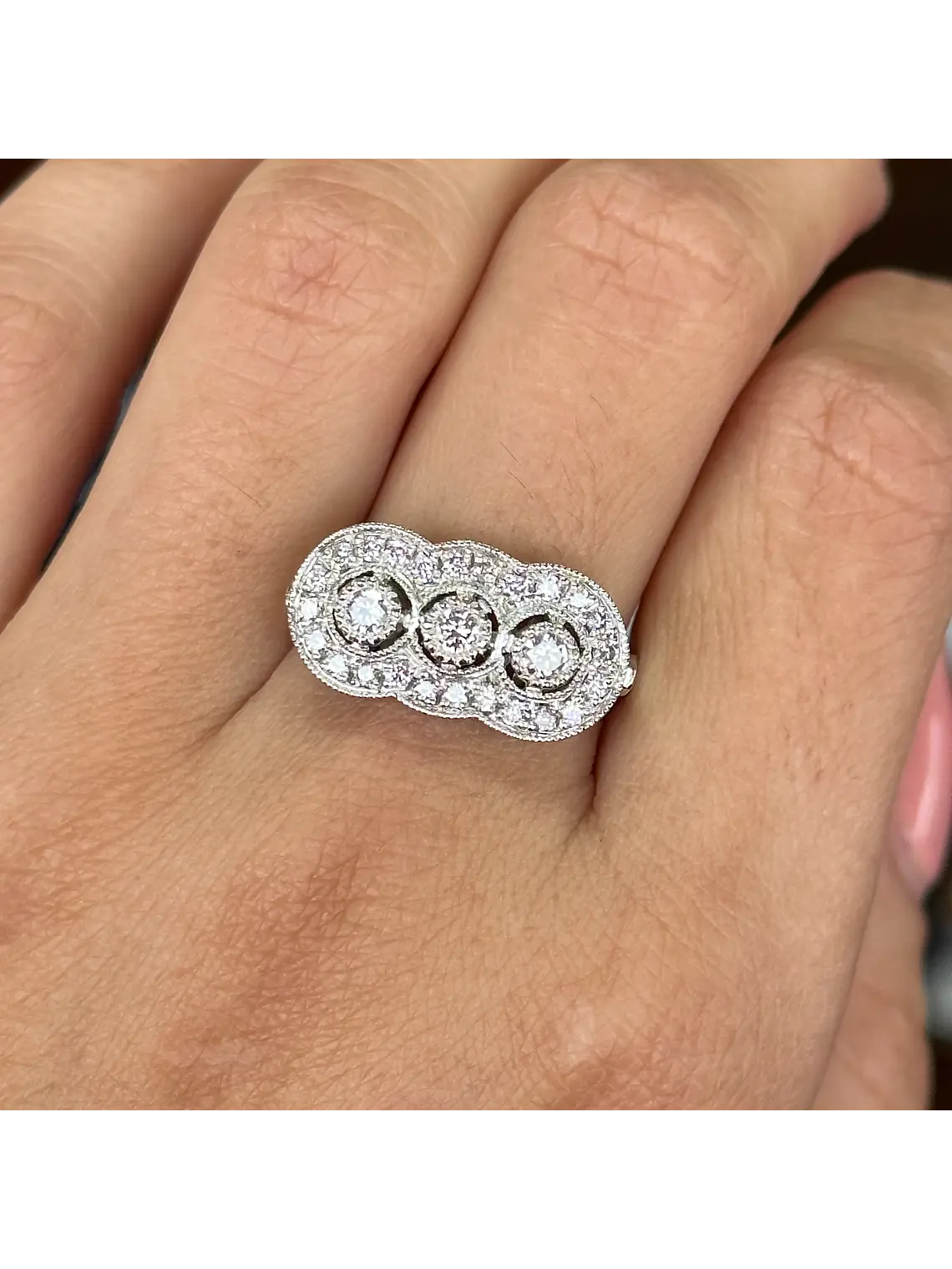 Anillo Vintage Inspirado en el Anillo de la Nona Petit en Platino 2