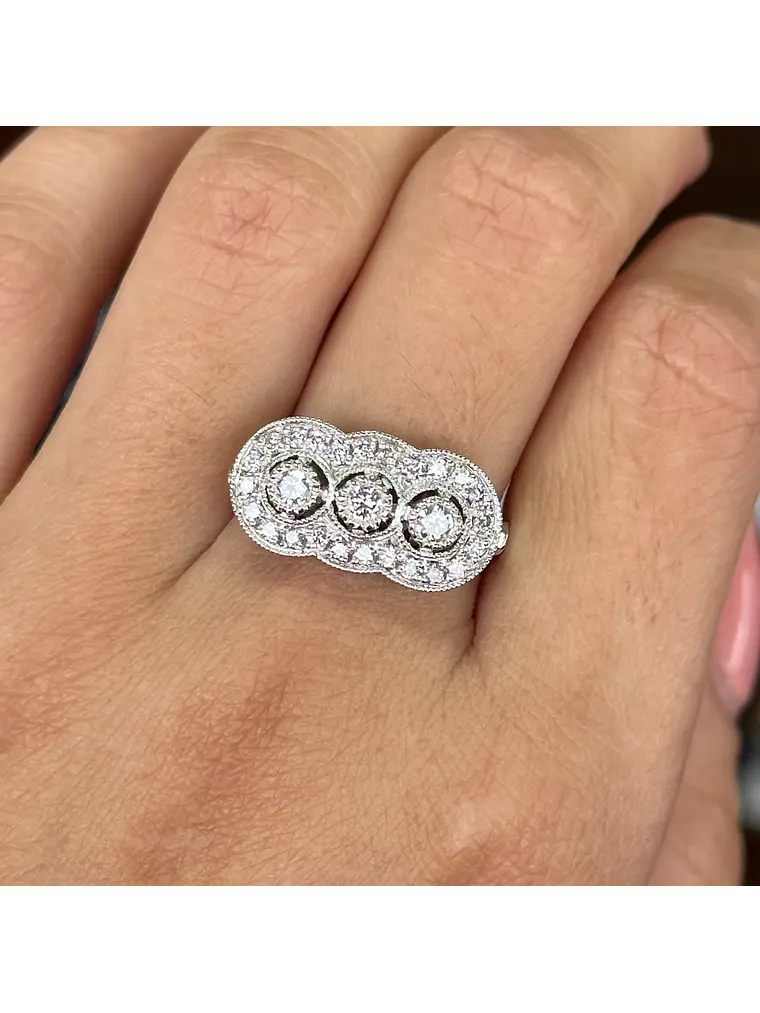 Anillo Vintage Inspirado en el Anillo de la Nona Petit en Platino 2