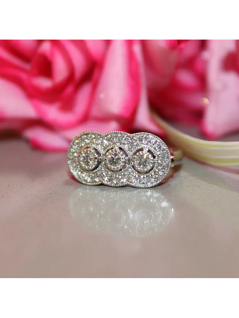 Anillo Vintage Inspirado en el Anillo de la Nona Petit en Platino 1
