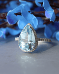 Anillo Gran Aguamarina Corte Gota con Diamantes en Oro Blanco 18kl