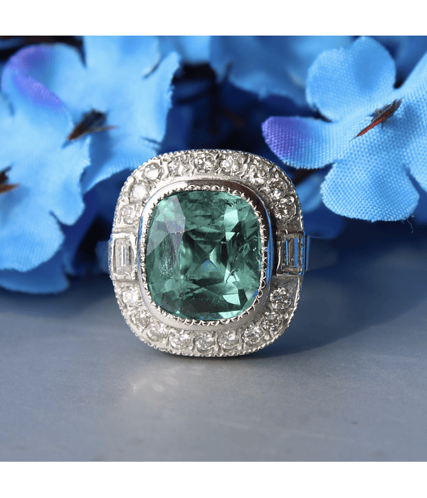 Espectacular Anillo Gran Turmalina Verde Agua con Brillantes en Platino