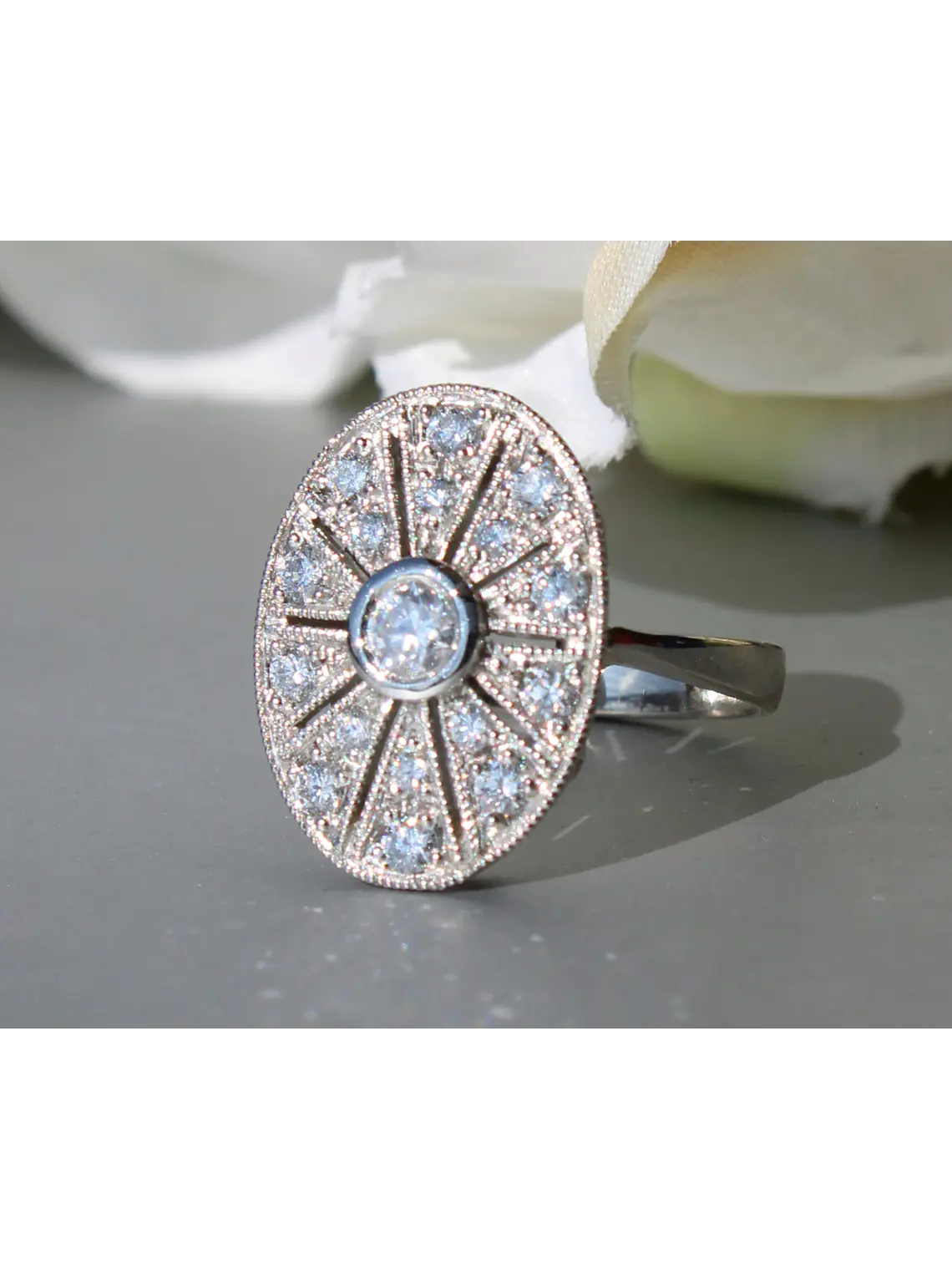 Topísimo Maxi Anillo Ovalado Constelación de Brillantes en Platino 1