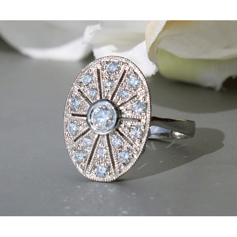 Topísimo Maxi Anillo Ovalado Constelación de Brillantes en Platino