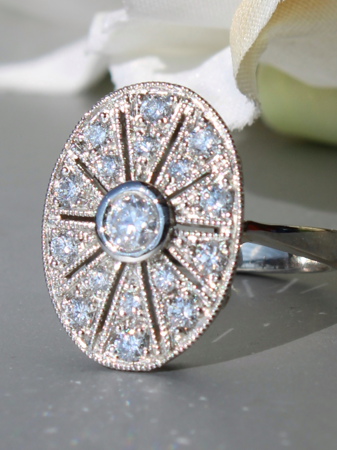 Topísimo Maxi Anillo Ovalado Constelación de Brillantes en Platino 1