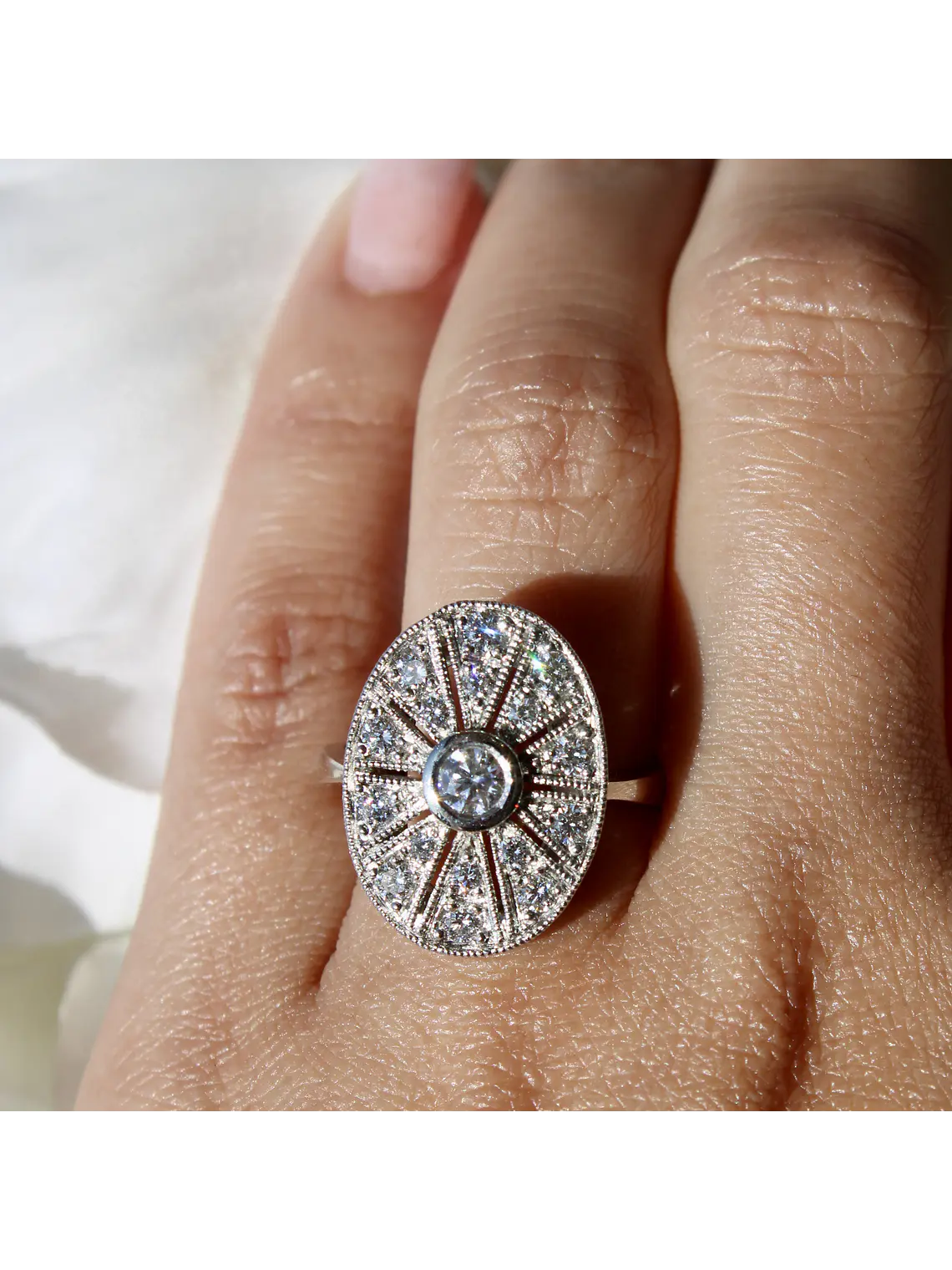 Topísimo Maxi Anillo Ovalado Constelación de Brillantes en Platino 3