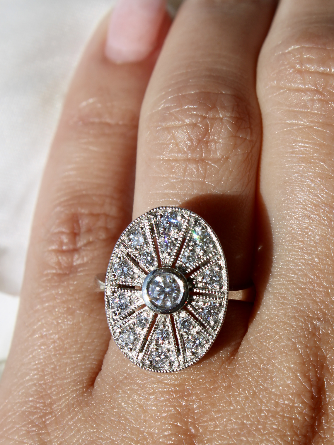 Topísimo Maxi Anillo Ovalado Constelación de Brillantes en Platino 3