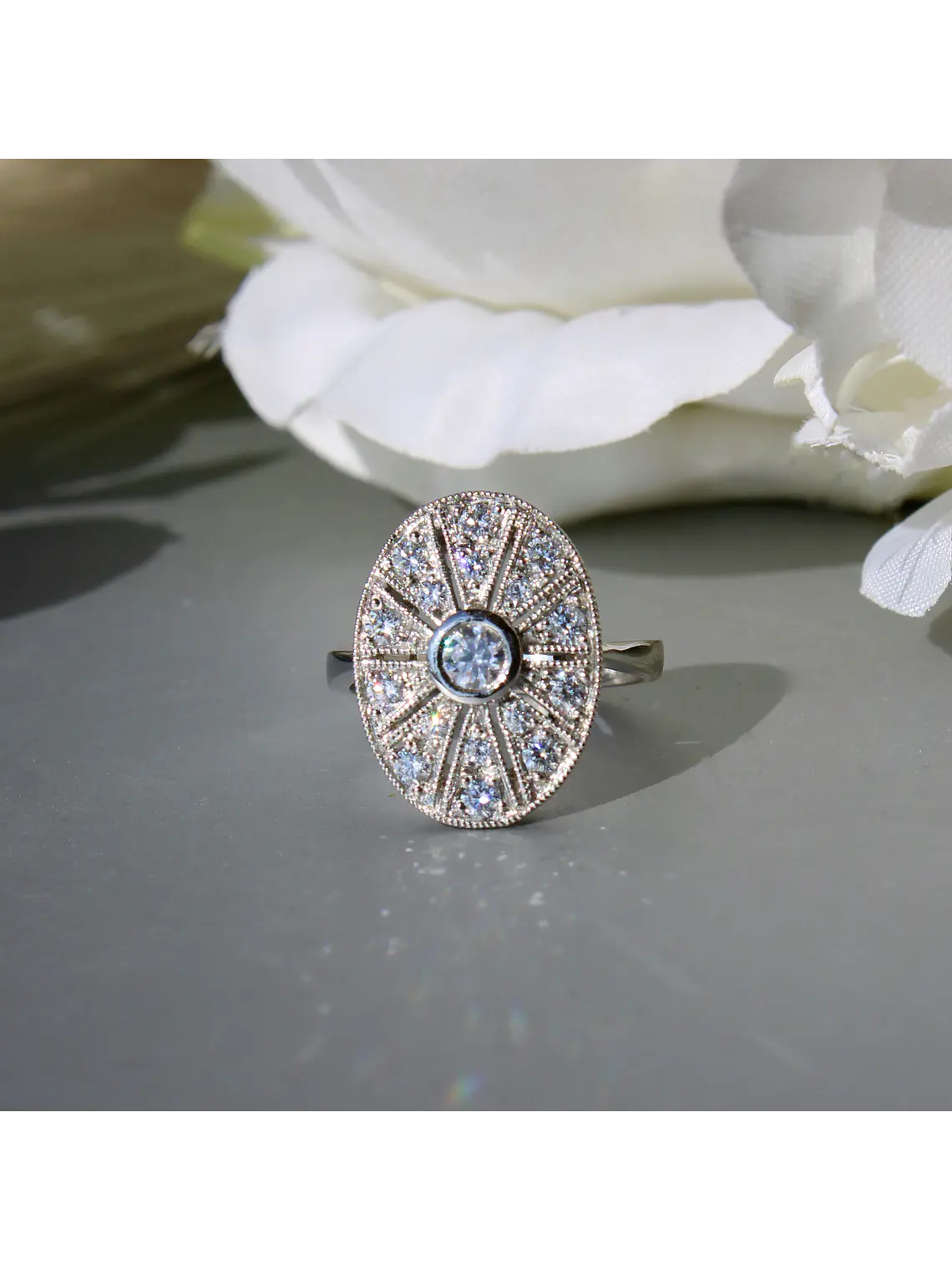 Topísimo Maxi Anillo Ovalado Constelación de Brillantes en Platino 2