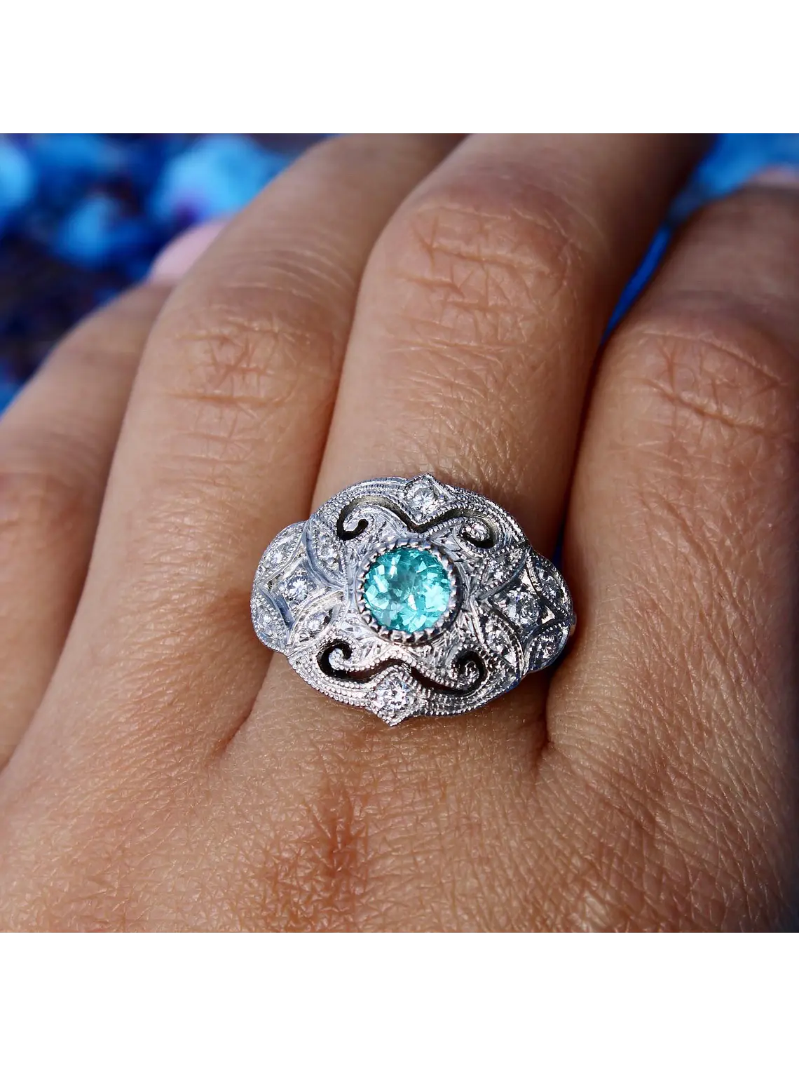 Anillo Vintage con Hermosa Apatita y Diamantes en Platino 2