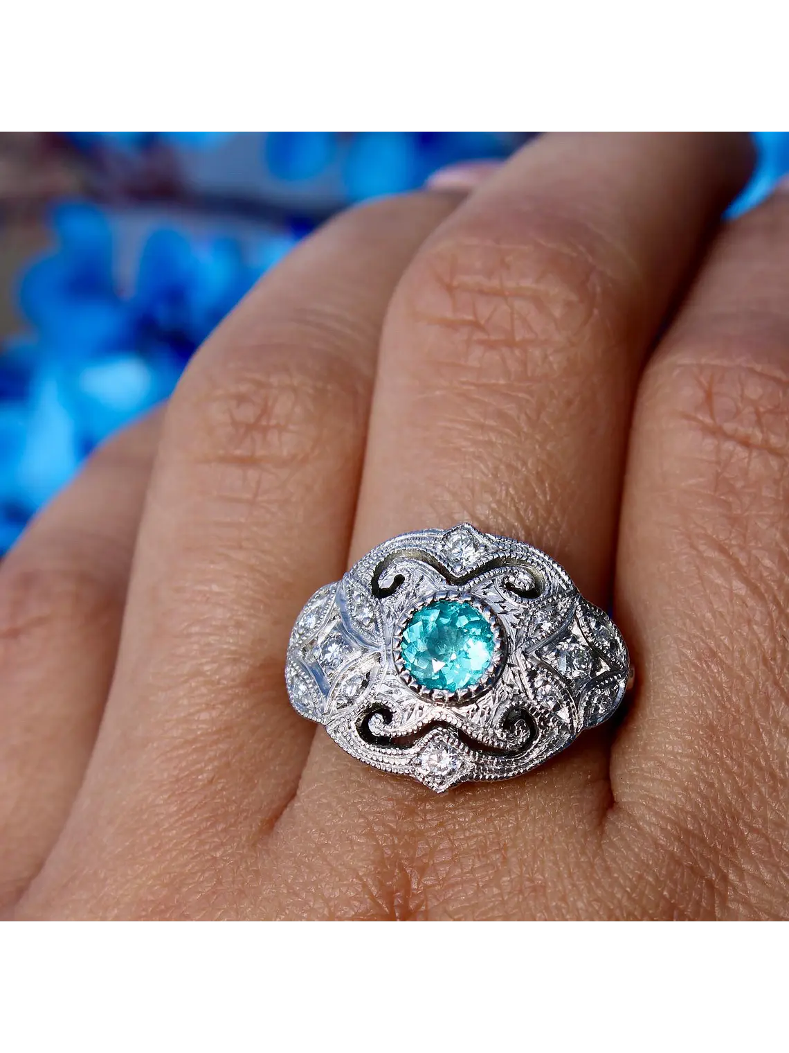 Anillo Vintage con Hermosa Apatita y Diamantes en Platino 3