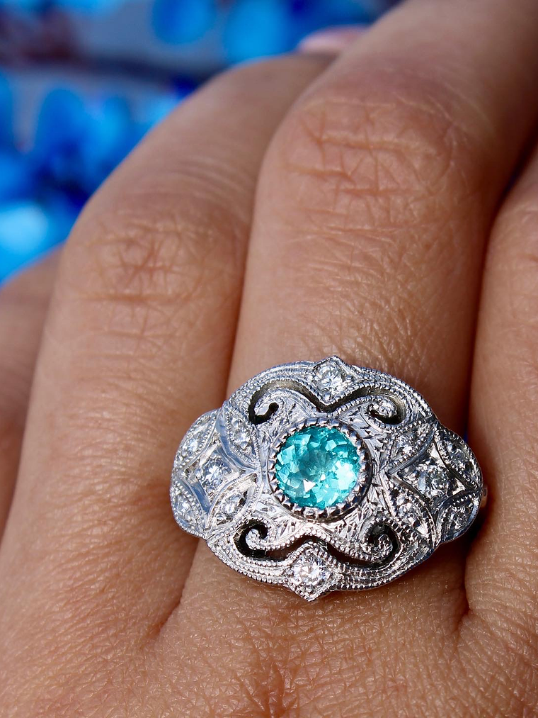 Anillo Vintage con Hermosa Apatita y Diamantes en Platino 3