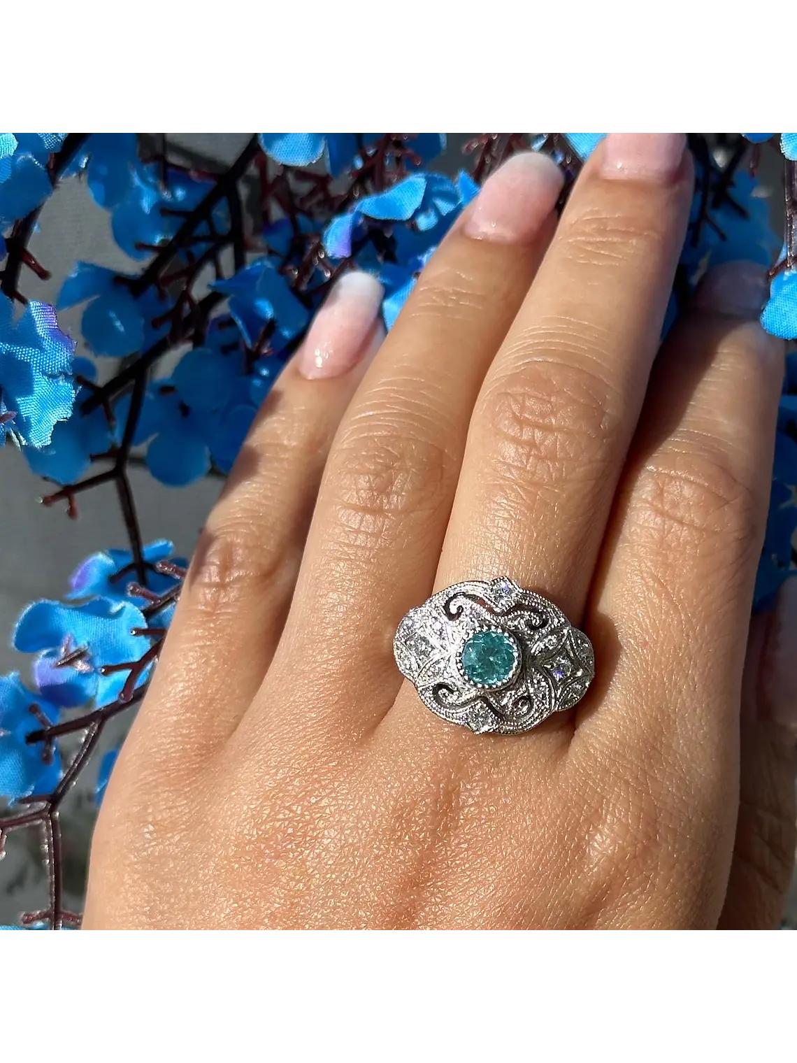 Anillo Vintage con Hermosa Apatita y Diamantes en Platino 4