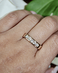 Anillo Medio Cintillo Diamantes Moderno Riel en Oro Amarillo 18kl