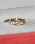 Anillo Medio Cintillo Diamantes Moderno Riel en Oro Amarillo 18kl