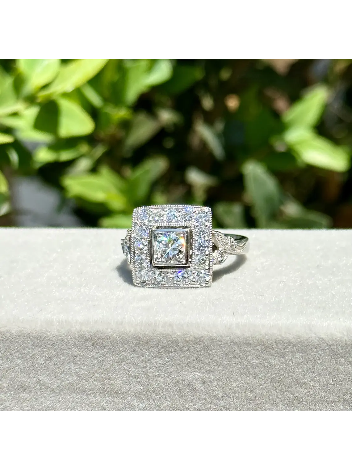 Gran Anillo Cuadrado Diamantes Naturales en Platino 3