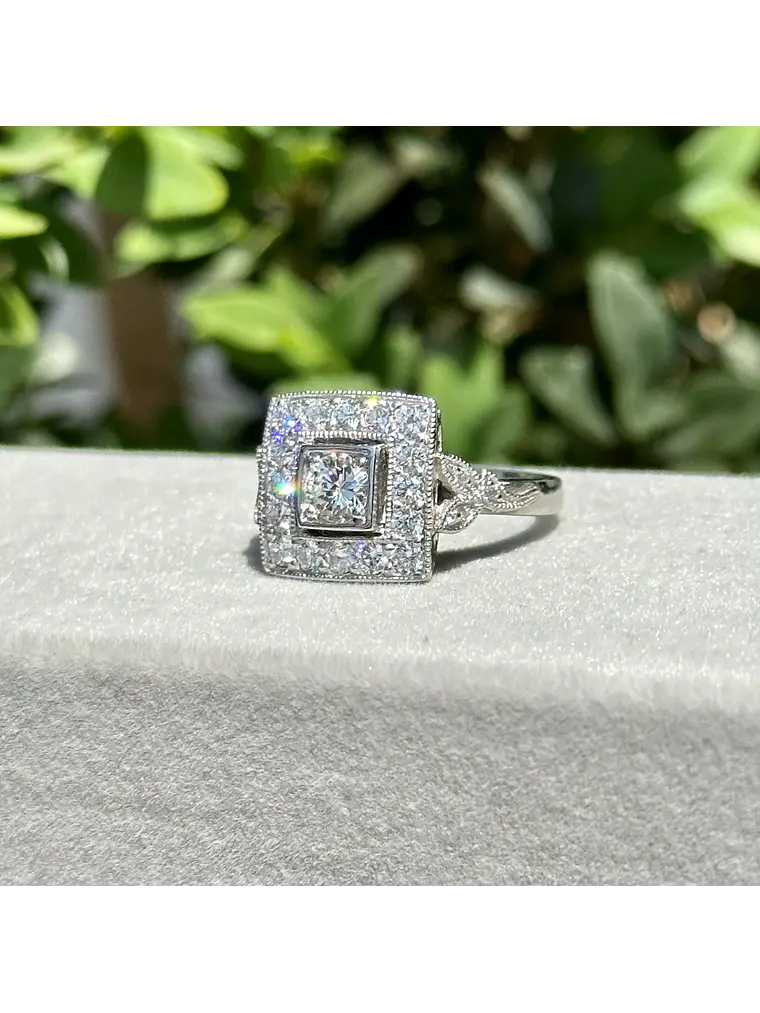Gran Anillo Cuadrado Diamantes Naturales en Platino 5