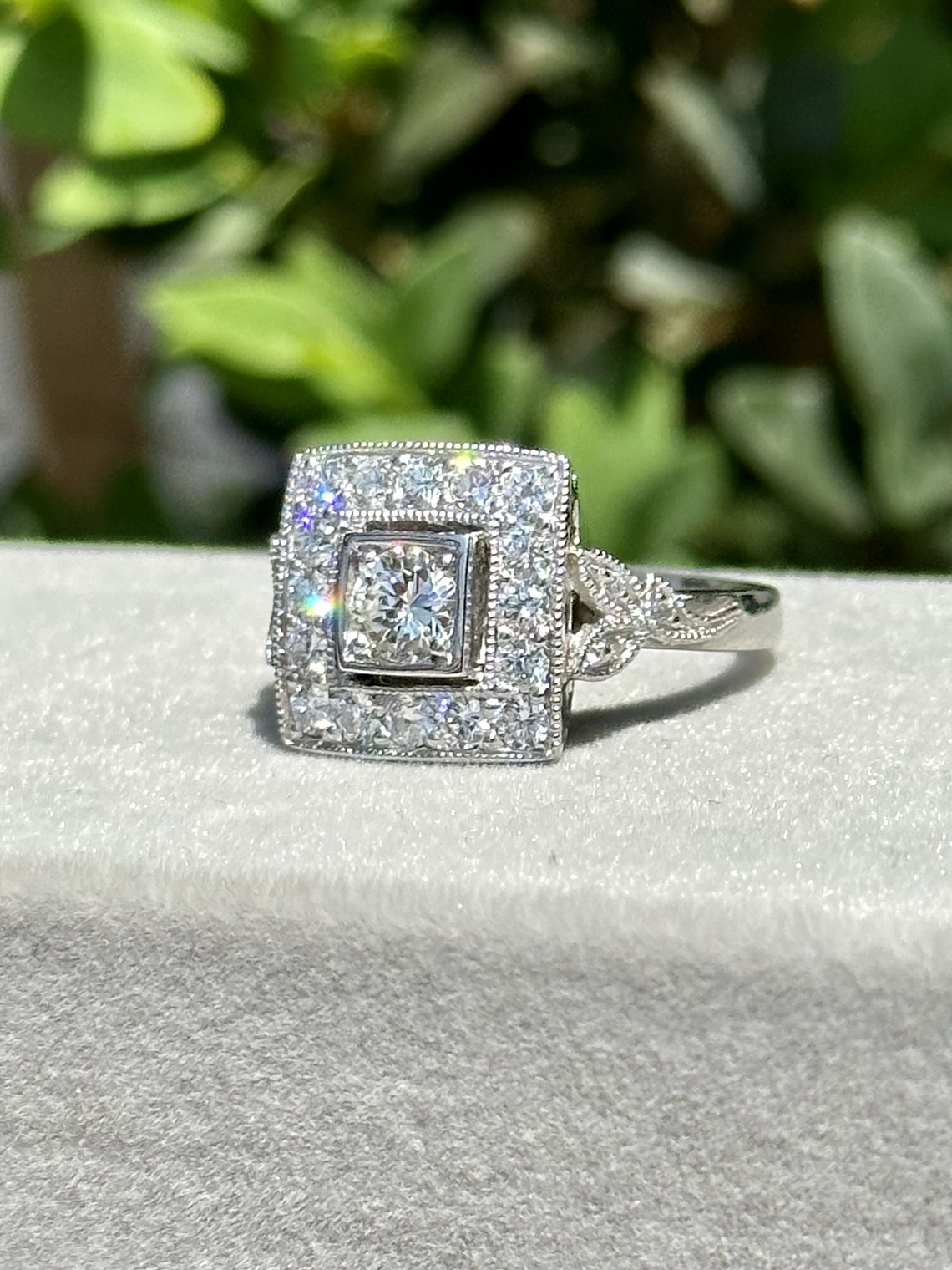 Gran Anillo Cuadrado Diamantes Naturales en Platino 5