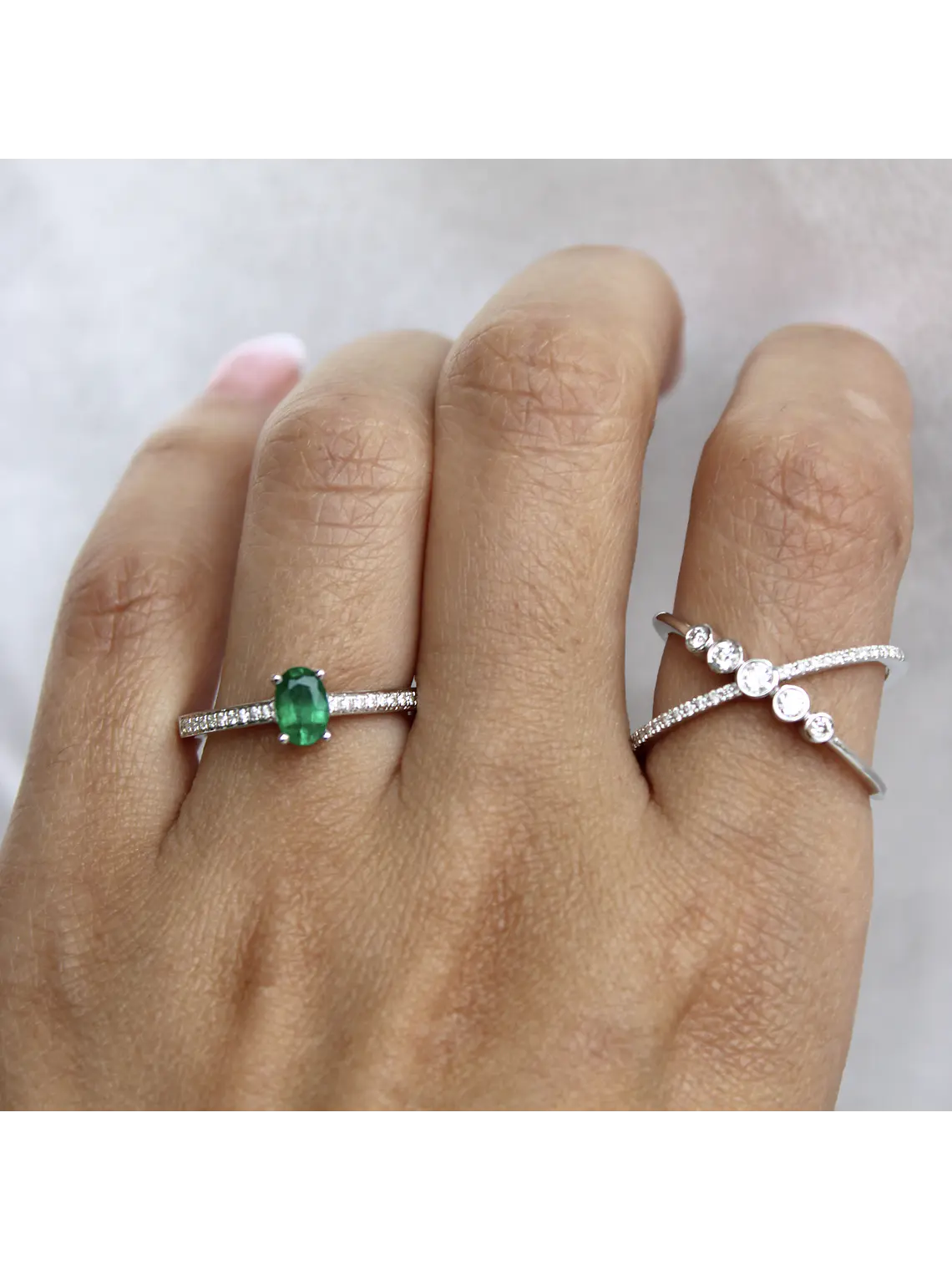 Moderno Anillo Cintillo Cruzado Brillantes Oro Blanco 18K 4