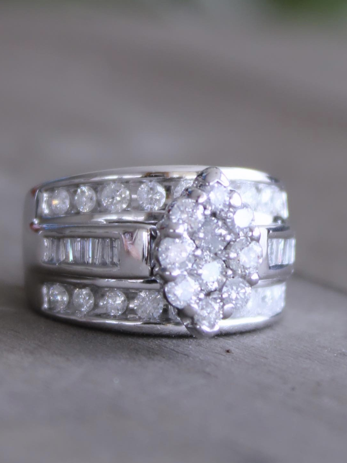 Maxi Anillo Cintillo Ancho Diamantes en Oro Blanco  1