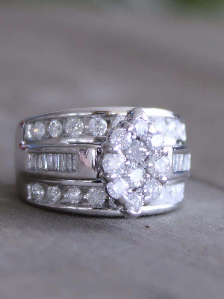 Maxi Anillo Cintillo Ancho Diamantes en Oro Blanco  1