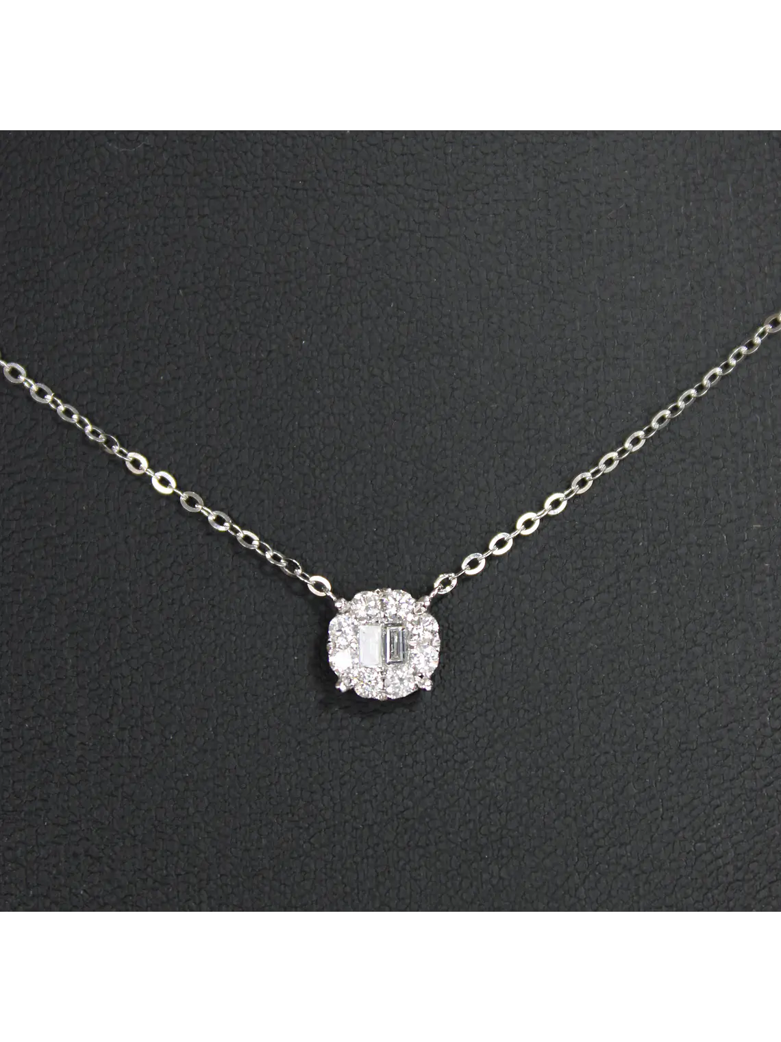 Collar Redondo Diamantes Baguette Oro Blanco 18K 2