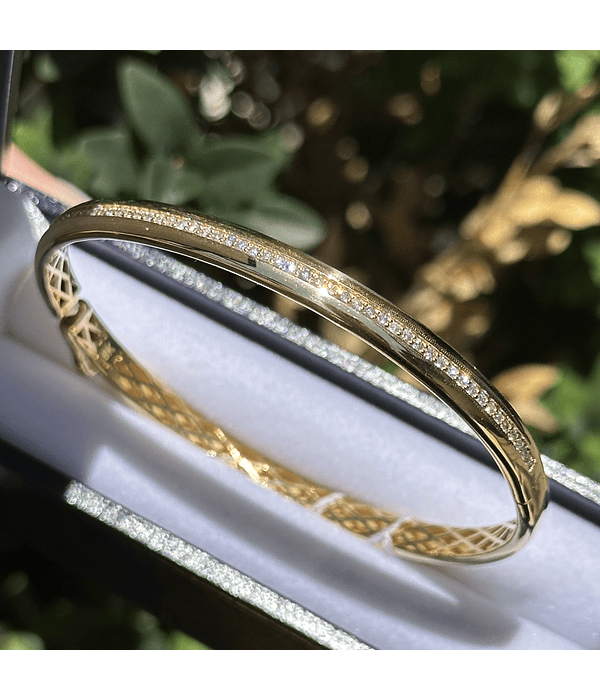 Preciosa Esclava de Diamantes y Oro Amarillo 18K talla 18 cm