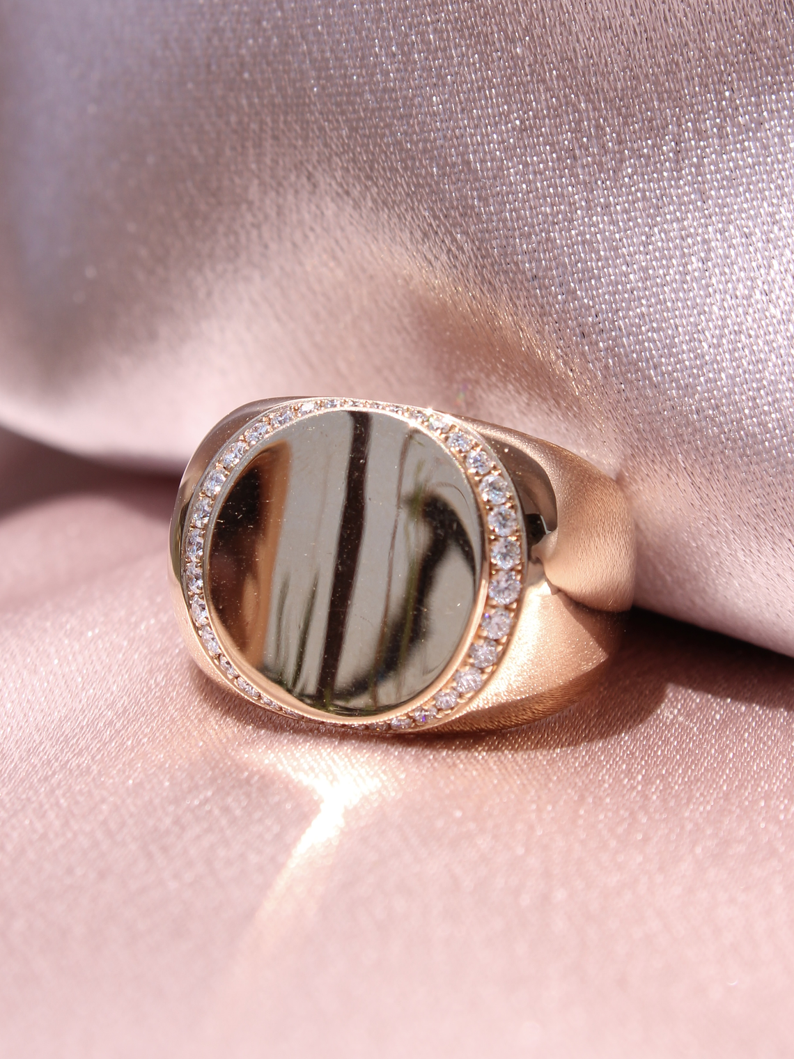 Maravilloso Anillo Ancho Moderno Redondo Brillantes en Oro Rosado 18K 4