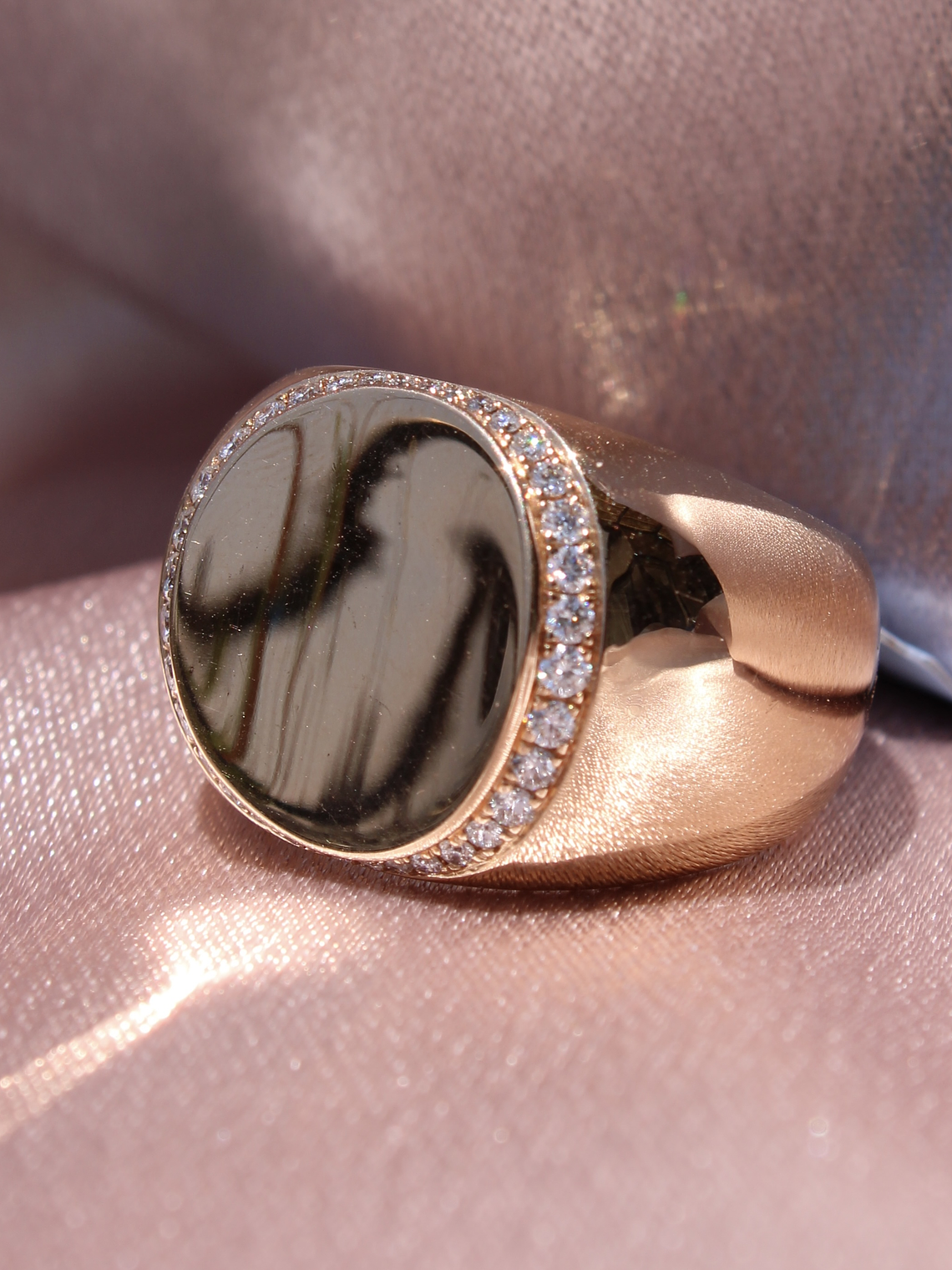 Maravilloso Anillo Ancho Moderno Redondo Brillantes en Oro Rosado 18K 5