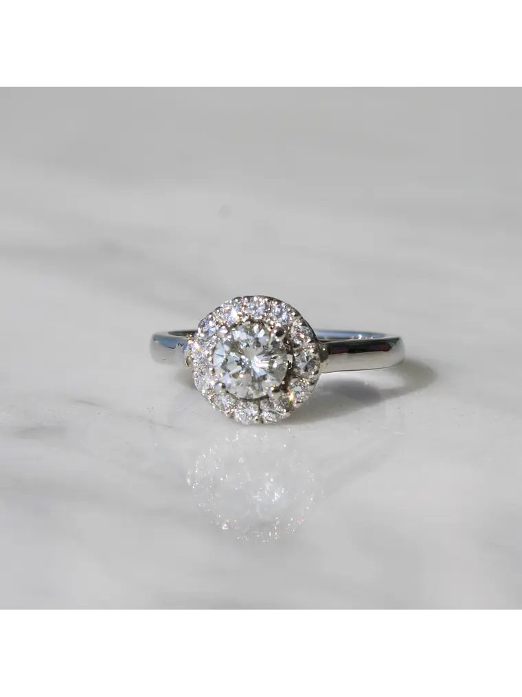 Anillo Solitario 1 Ct Halo de Brillantes Redondo Platino 4