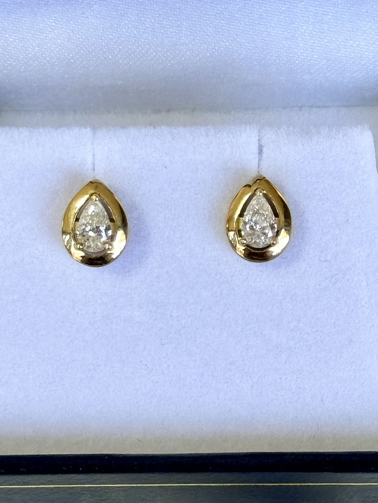 Exclusivos Aros Diamantes Corte Gota Oro Amarillo 18K 2
