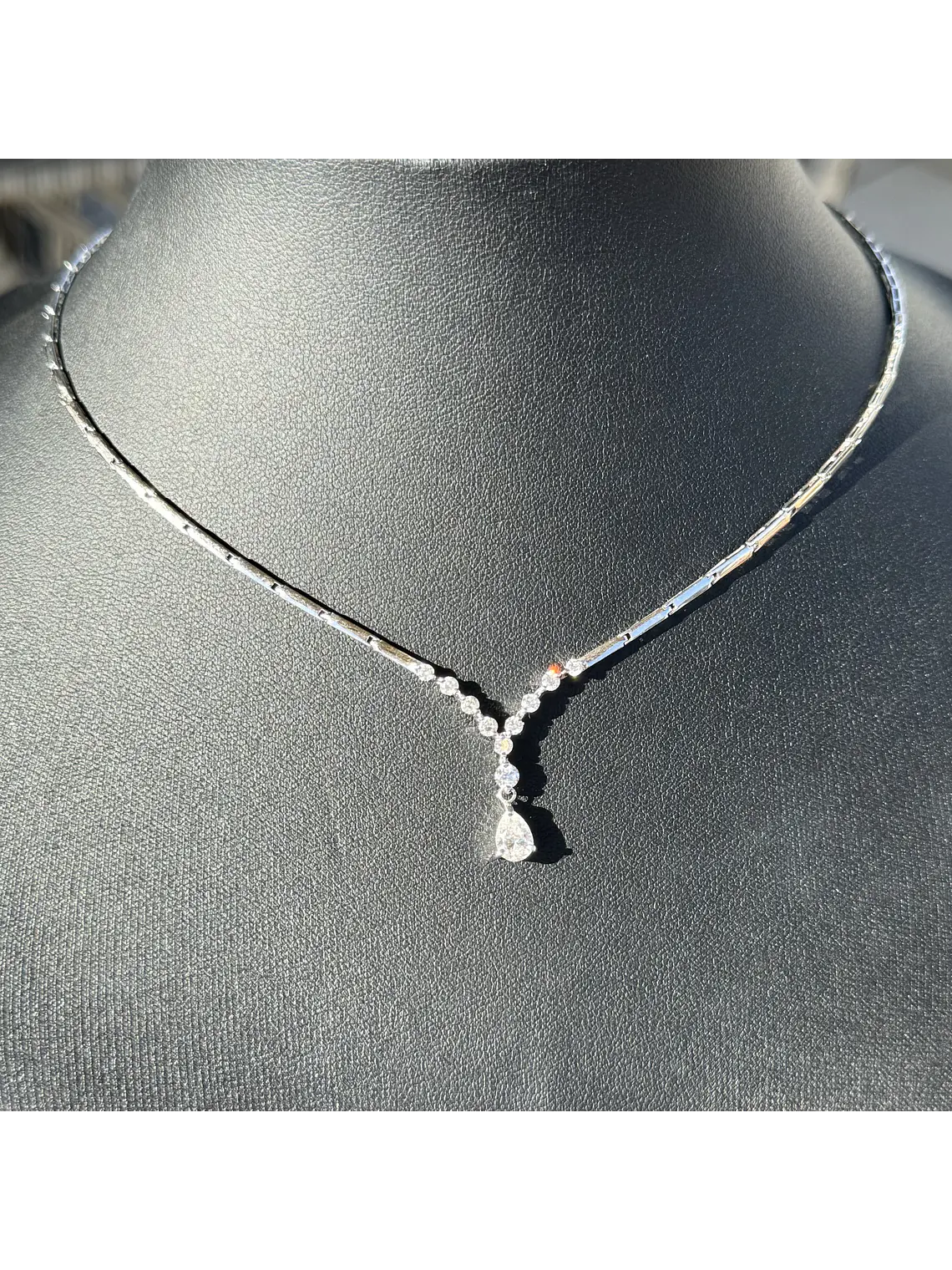 De Princesa! Exclusivo Collar Gran Diamante Corte Gota Oro Blanco 18K 5