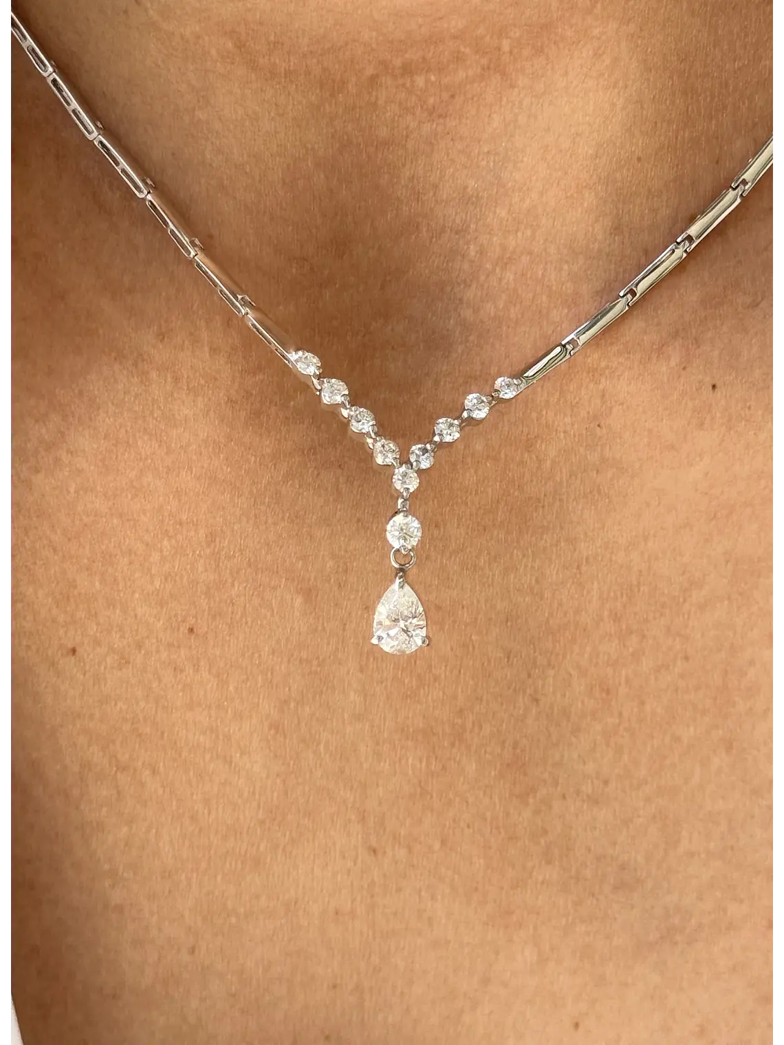 De Princesa! Exclusivo Collar Gran Diamante Corte Gota Oro Blanco 18K 7