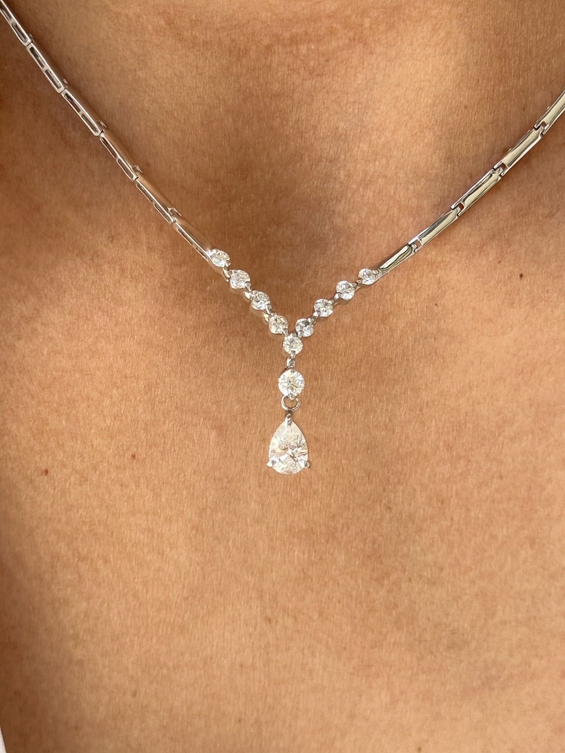 De Princesa! Exclusivo Collar Gran Diamante Corte Gota Oro Blanco 18K 7