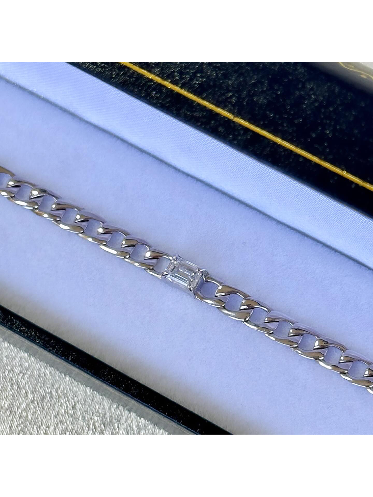 Exclusiva Pulsera Diamante Corte Esmeralda en Oro Blanco 18K 3