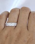Anillo Medio Cintillo Ancho y Plano Diamantes en Oro Blanco 18k