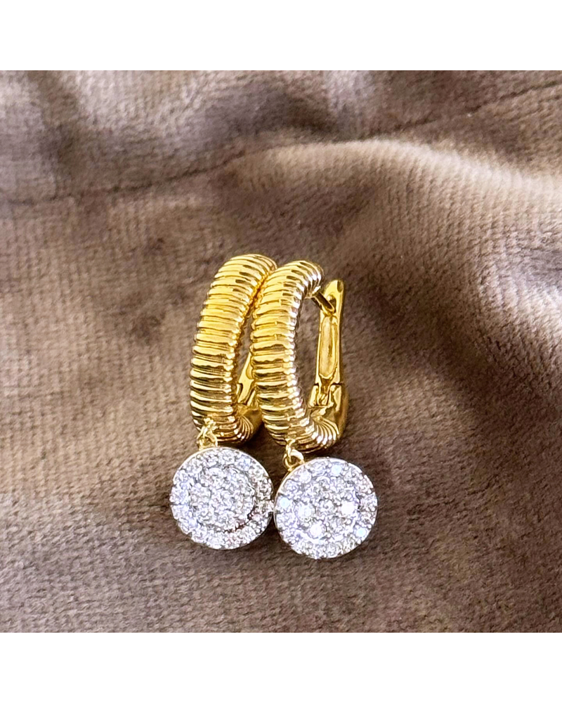 Maravillosos Aros Diamantes en Oro Amarillo 18K