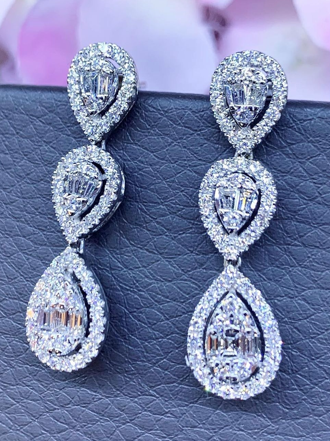 Aros Largos de Diamantes 2 Ct Oro Blanco 18k 2