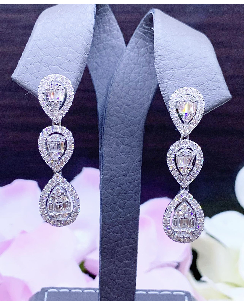 Aros Largos de Diamantes 2 Ct Oro Blanco 18k