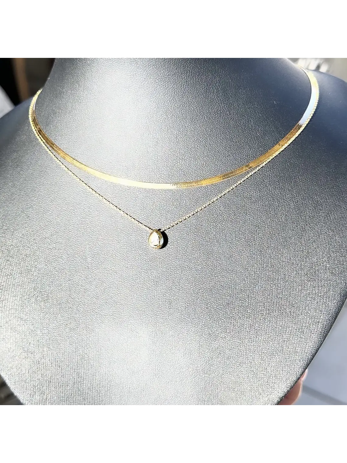 Collar Diamante corte Pera o Gota en Oro Amarillo 18K 3