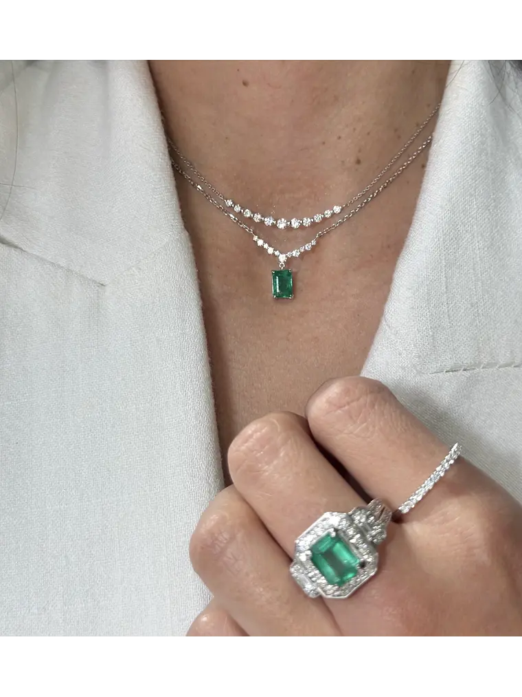 Collar Gran Esmeralda y Diamantes en Oro Blanco 18K 2