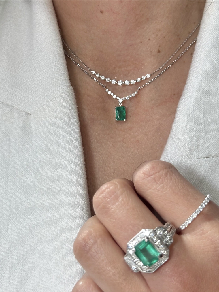 Collar Gran Esmeralda y Diamantes en Oro Blanco 18K 2